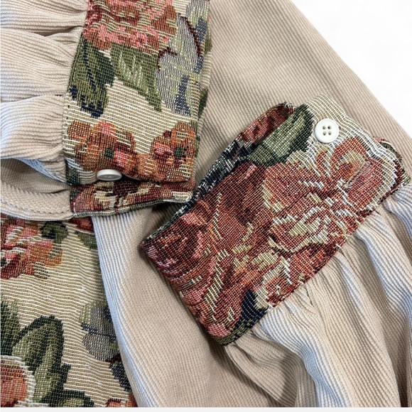 Cider Embroidered Floral Crop Top with Ling Sleeves and Zip Back Detail, XL - Picture 7 of 7